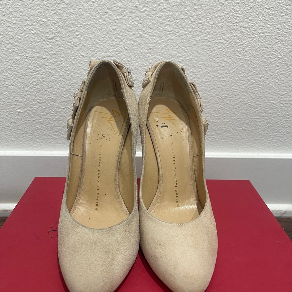 Giuseppe Zanotti Cream Heels